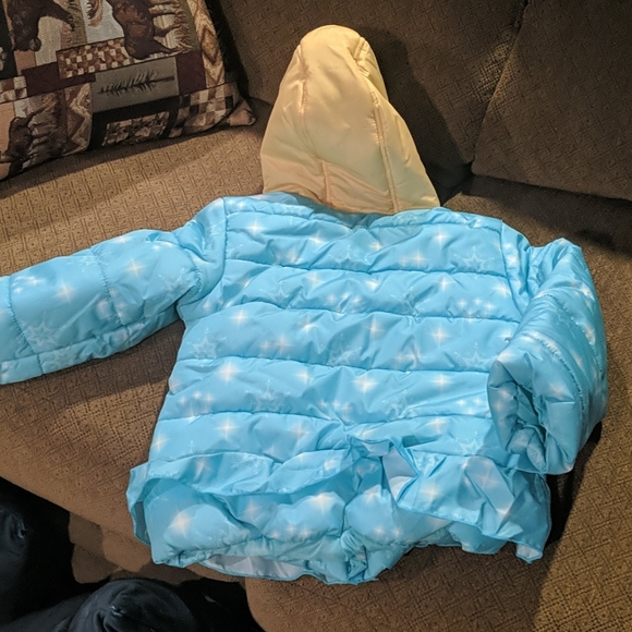 Disney frozen winter coat - Picture 3 of 3
